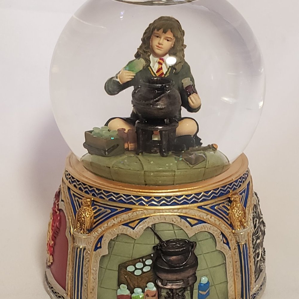 San Francisco Music Box Company Hermione Granger Snow Globe RARE